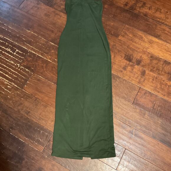 2 Fitted Stretch Dresses - Size Medium - Picture 7 of 11